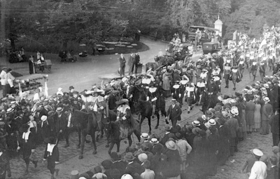 98234 Afbeelding van de historisch-allegorische optocht ter gelegenheid van het 25-jarig regeringsjubileum van H.M. ...